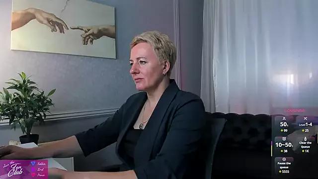 Nika_Smit on StripChat