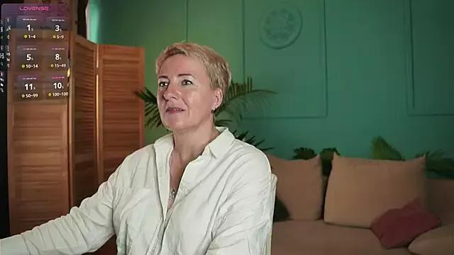 Nika_Smit on StripChat