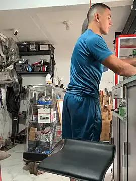 Paul22cm- on StripChat