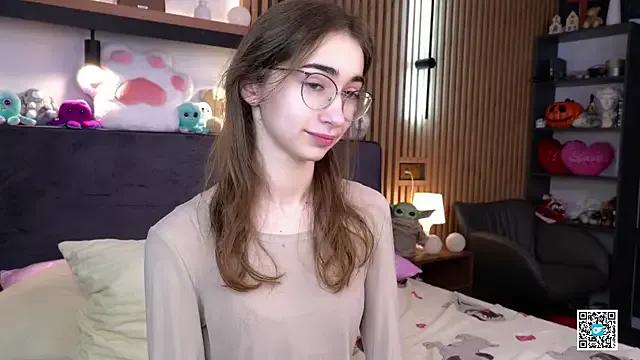 PollyBeev on StripChat