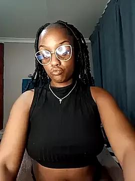 Queen-Chocolate on StripChat