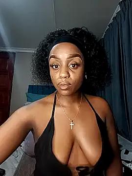 Queen-Chocolate on StripChat