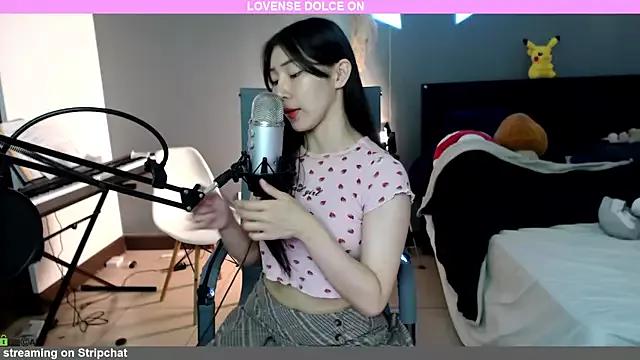 raspberryroll on StripChat