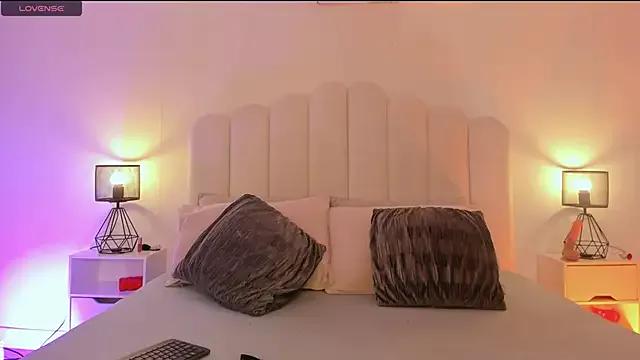 raven_black_ on StripChat