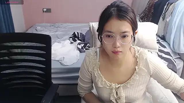 redrose520 on StripChat