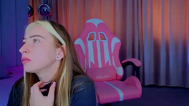 Reina_Cummings on StripChat