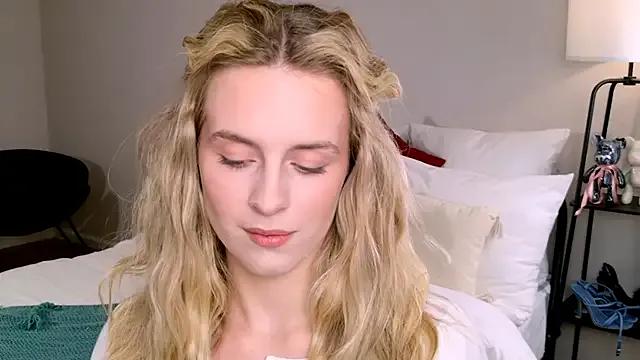 RozzitaBedberry on StripChat