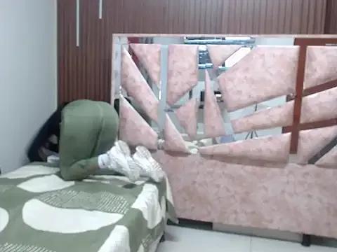 sabrina_roosa on StripChat