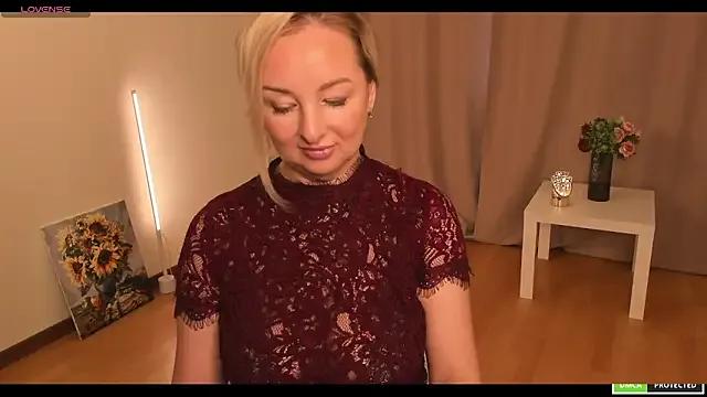 sexmom8 on StripChat