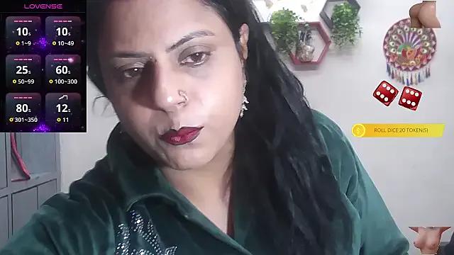 Sexy_komolika on StripChat