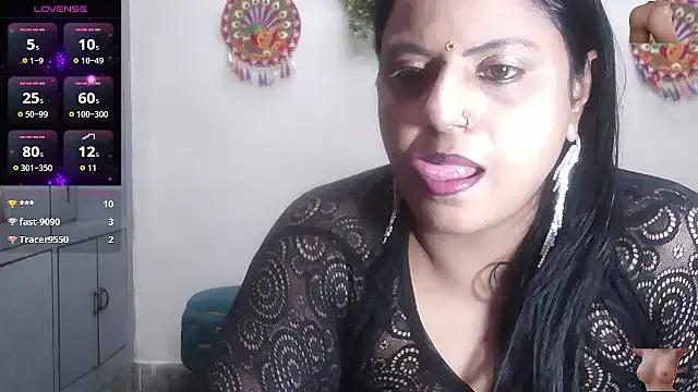 Sexy_komolika on StripChat