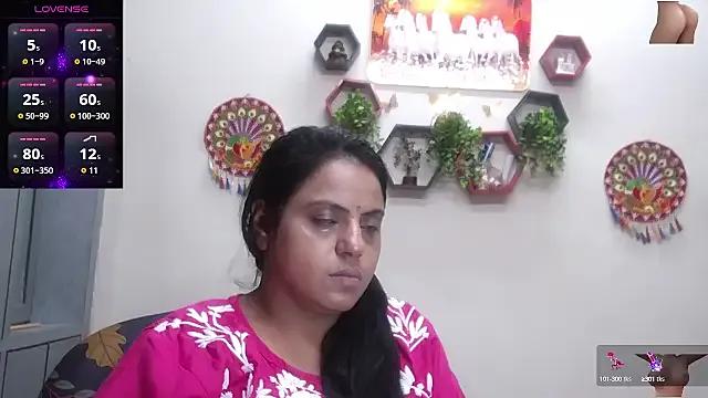 Sexy_komolika on StripChat