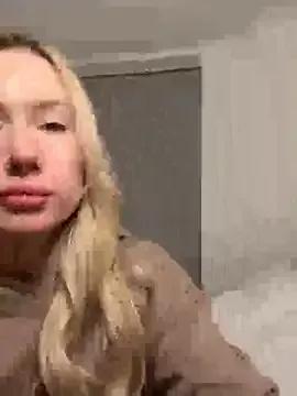 SexySaraxxoo — Rub my nipples and moan