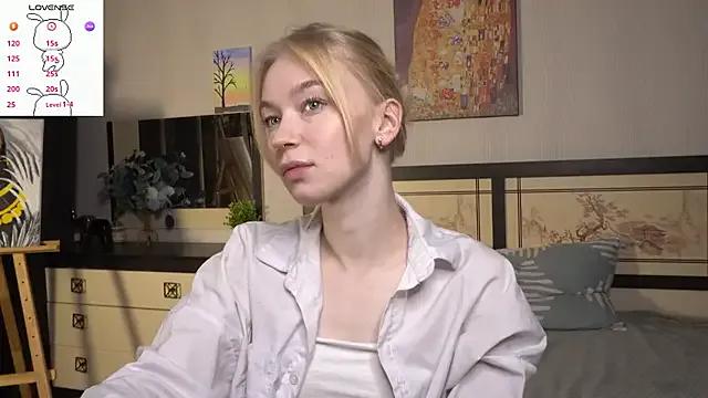 ShanelTunon — few slaps in doggy for u