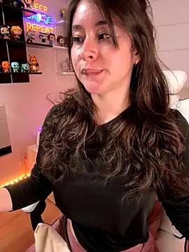 Sharon_07 on StripChat