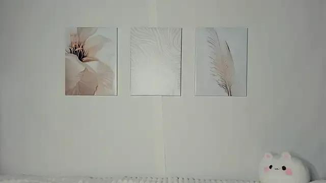 ShineRox on StripChat