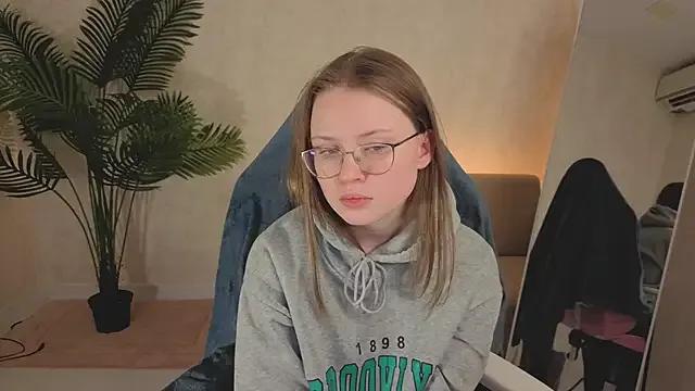 SirenaBlessing on StripChat