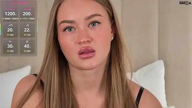 SkylarVoxx on StripChat