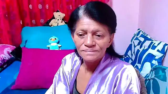 SLUTTYROXY on StripChat