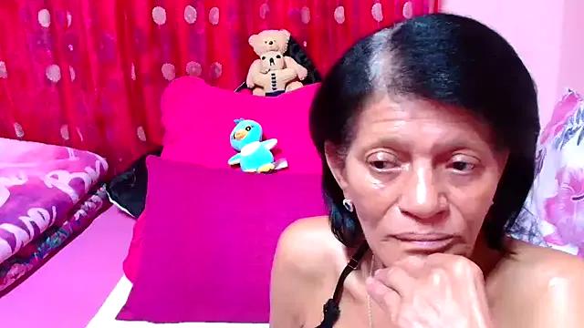 SLUTTYROXY on StripChat