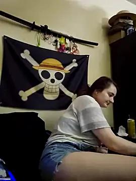 Snowbunnycake_131 on StripChat