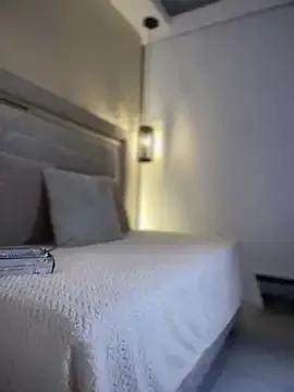 Sofia_Collins- on StripChat