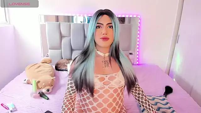 Sophie_whitexxx on StripChat