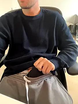 taallguyy_196 on StripChat