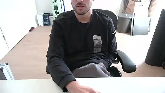 taallguyy_196 on StripChat