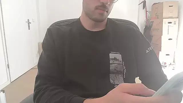 taallguyy_196 on StripChat