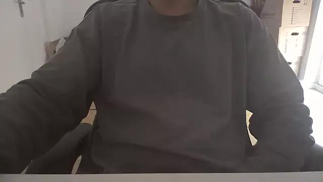 taallguyy_196 on StripChat