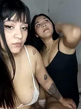 TwoForyouX on StripChat