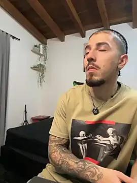 Valentino_Xander on StripChat