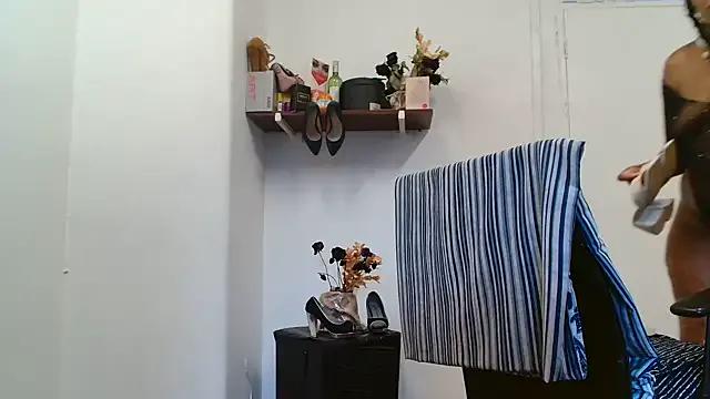 xTALLSEXYBUMx on StripChat