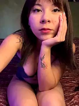 YumiLux on StripChat