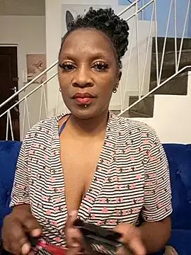 Yummychoklit on StripChat