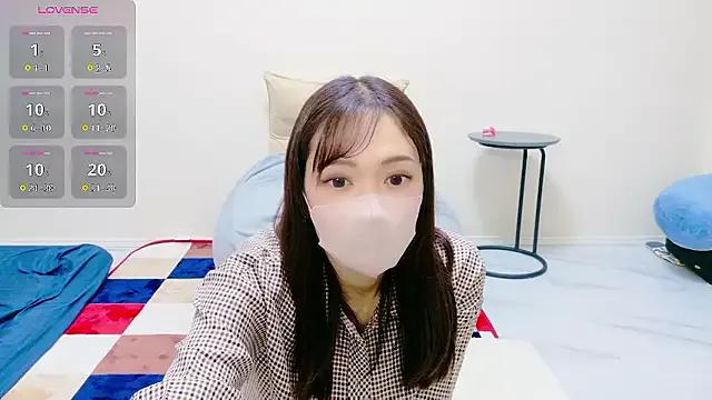 yuu-chan_ on StripChat