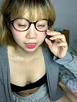 zhaomosheng125216 on StripChat